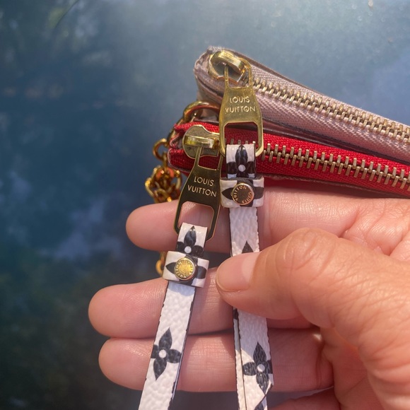 Louis Vuitton Pochette Giant Monogram Double Zip - Picture 6 of 14
